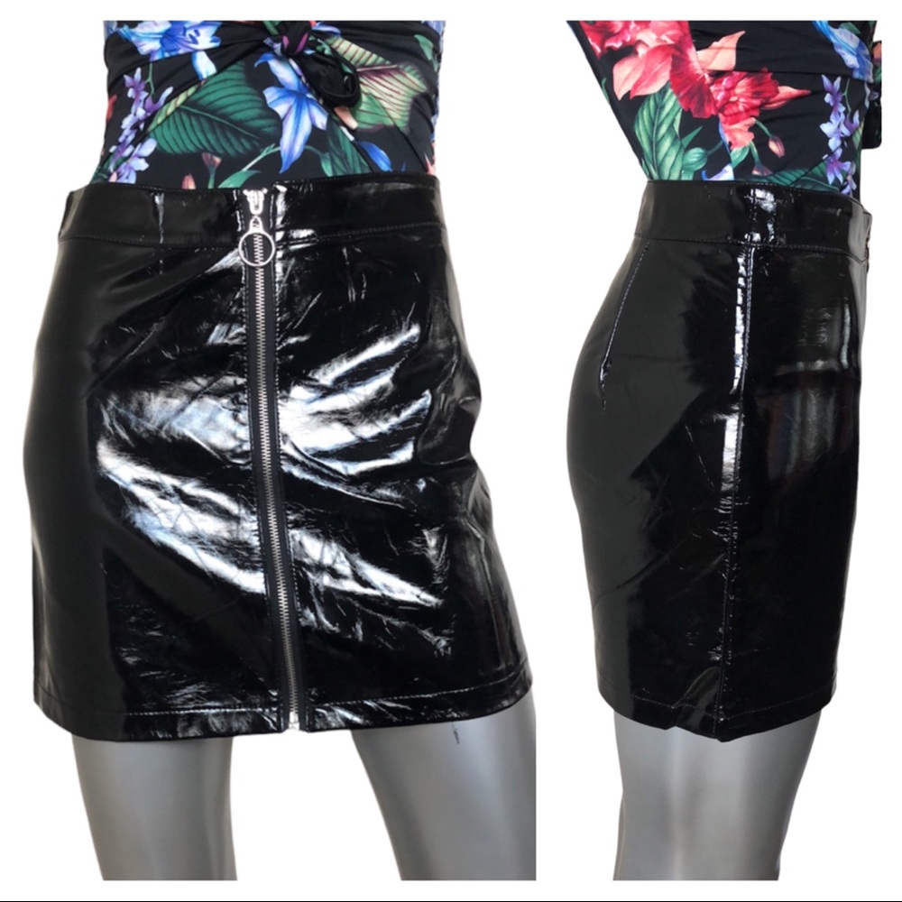 F21 Black Mini-Skirt